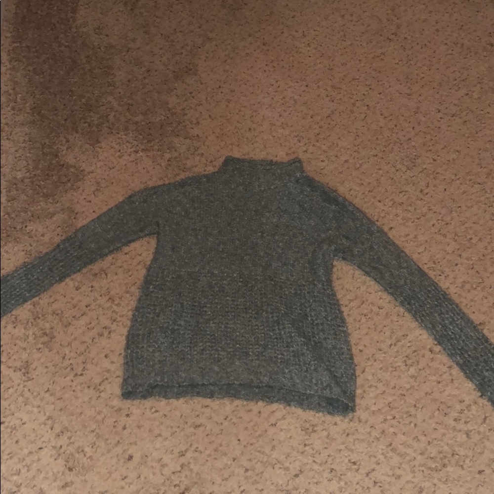 Sweater - Picture 4 of 4